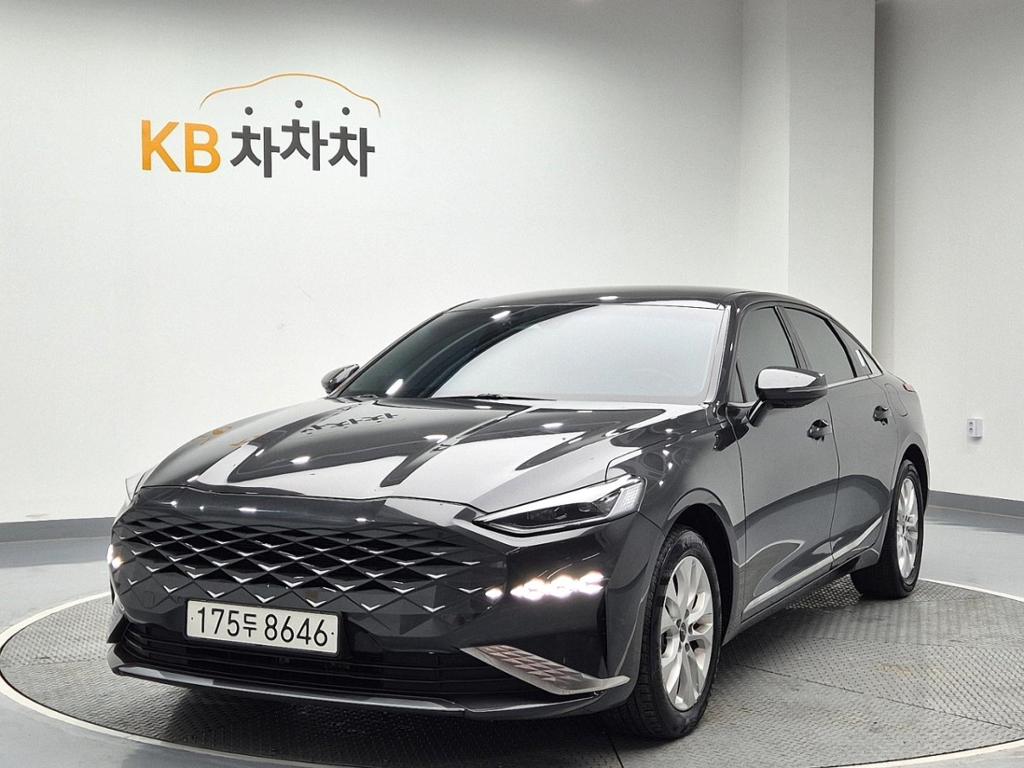 2022 KIA K8 