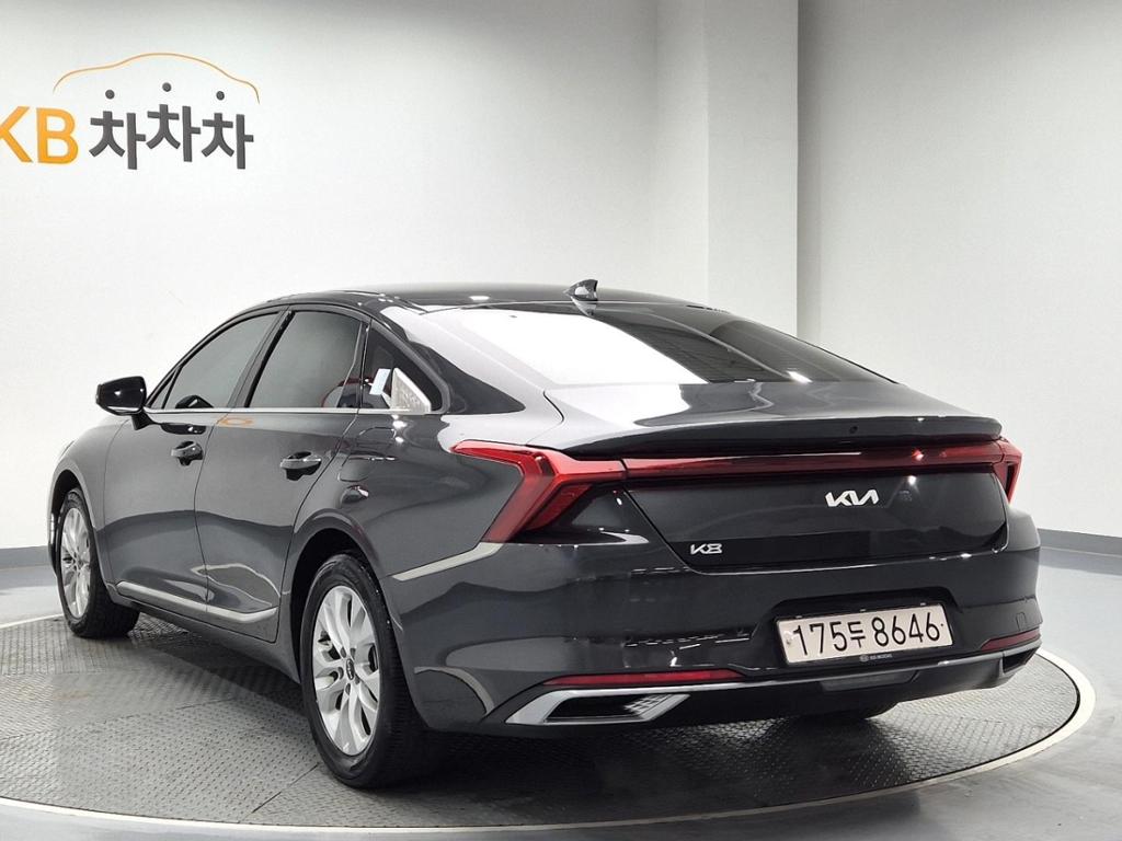 2022 KIA K8 