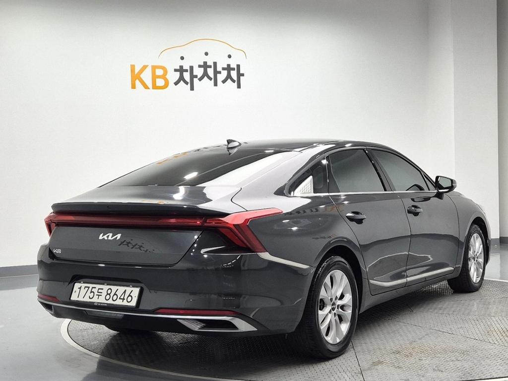 2022 KIA K8 