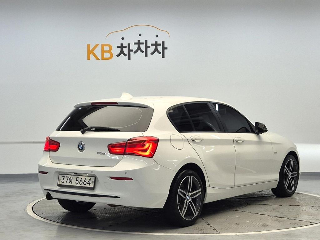 2017 BMW 1 Series (2Gen) 