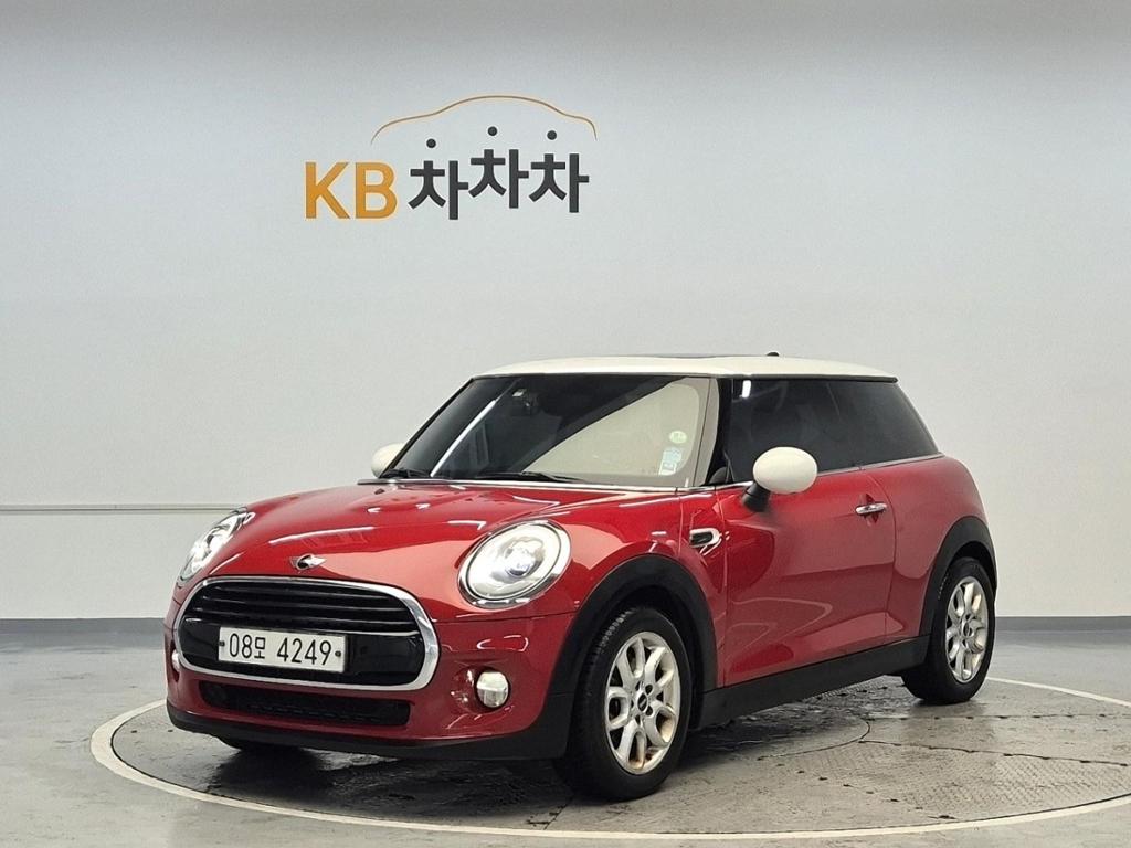 2018 MINI COOPER 