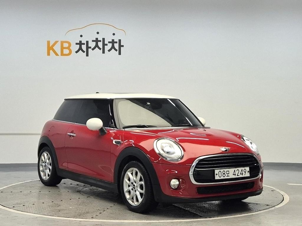 2018 MINI COOPER 