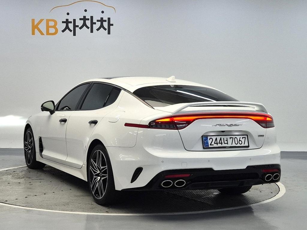 2021 KIA STINGER Meister 
