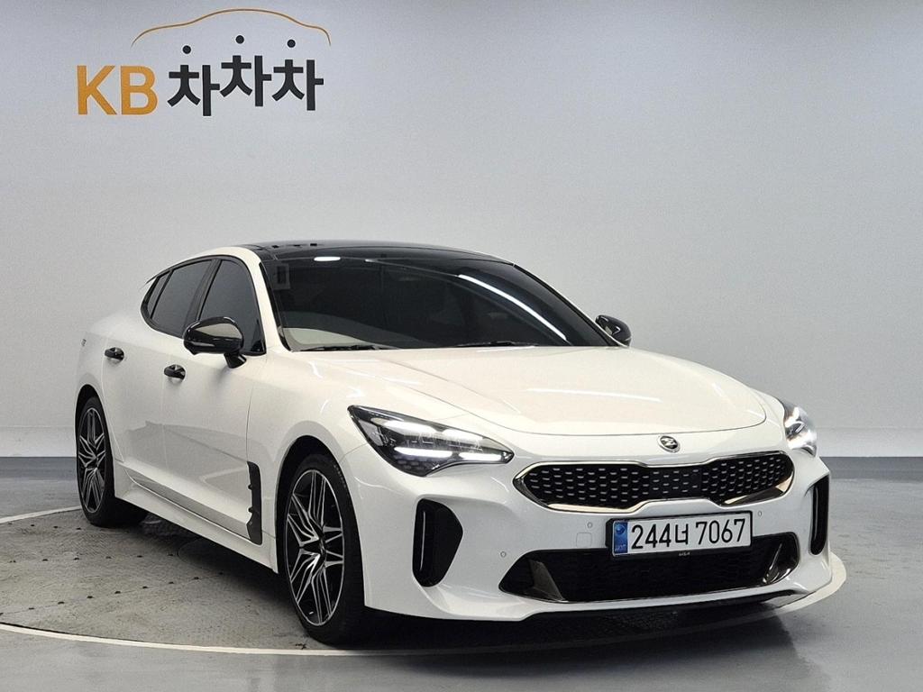 2021 KIA STINGER Meister 