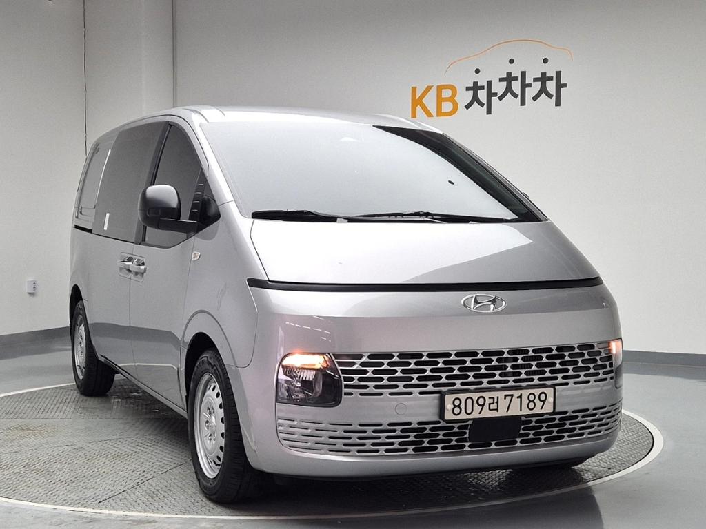 2023 HYUNDAI STARIA 