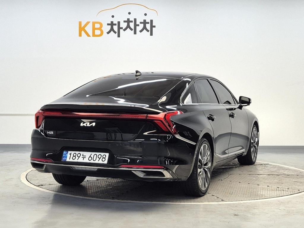 2022 KIA K8 