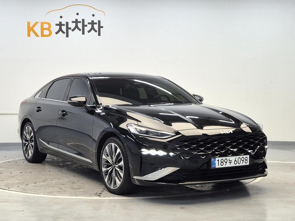 2022 KIA K8 