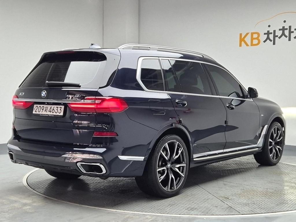 2022 BMW X7 