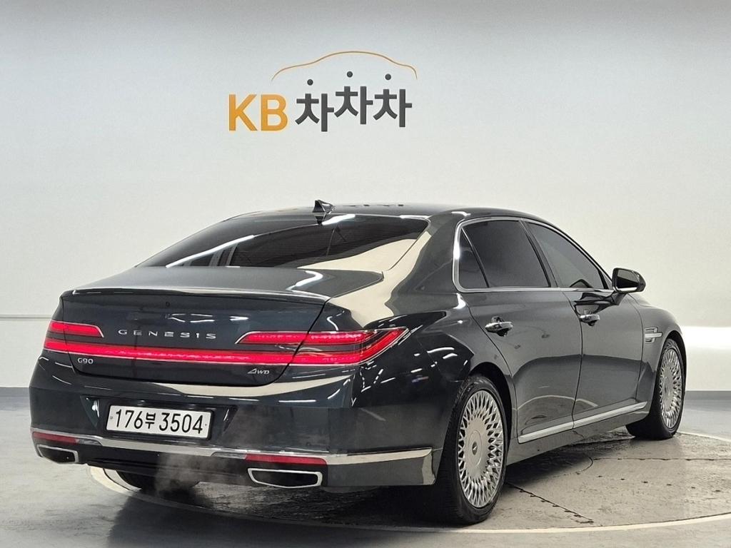 2021 GENESIS G90 