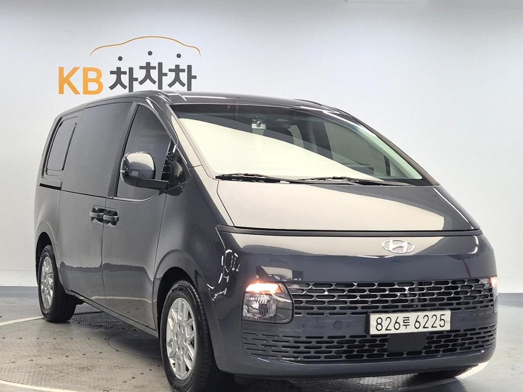 2022 HYUNDAI STARIA 