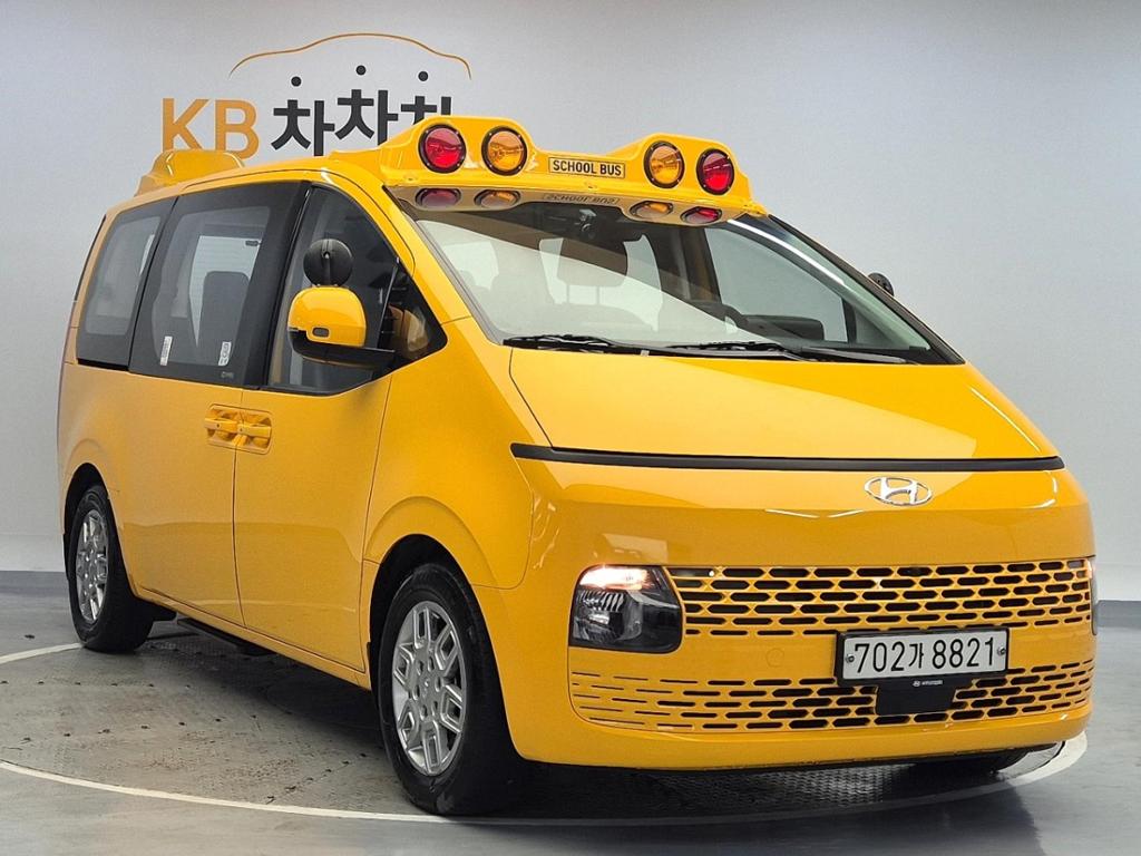 2022 HYUNDAI STARIA 