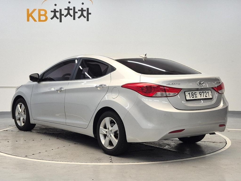 2011 HYUNDAI AVANTE MD 