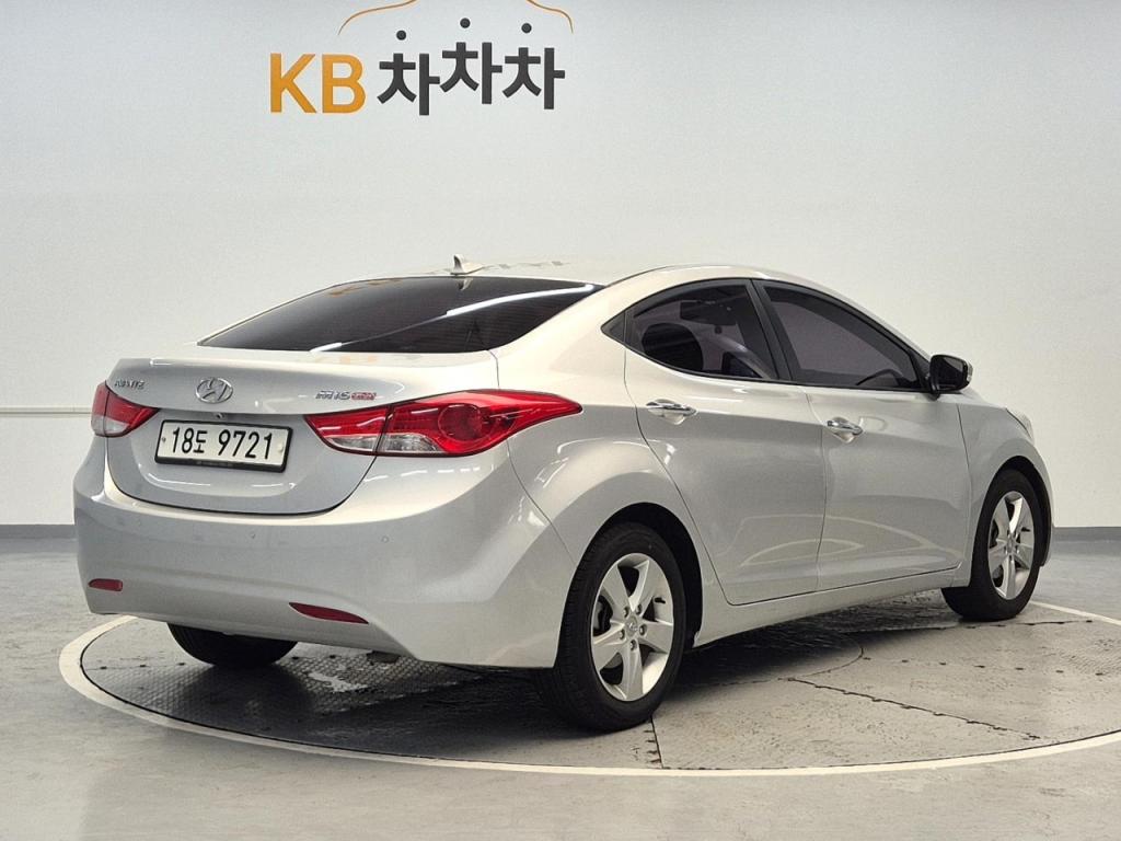 2011 HYUNDAI AVANTE MD 