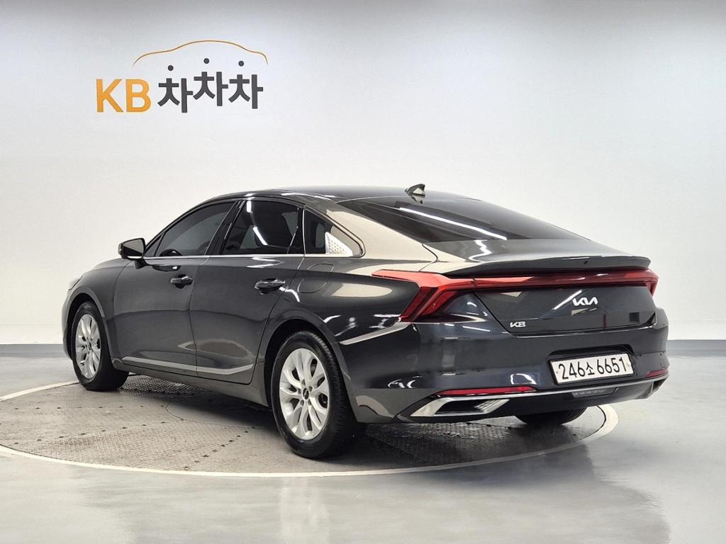 2022 KIA K8 