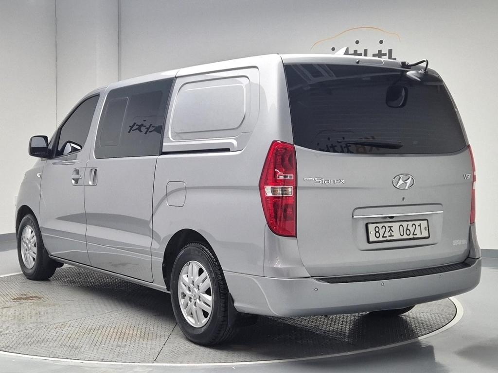 2019 HYUNDAI THE NEW GRAND STAREX 