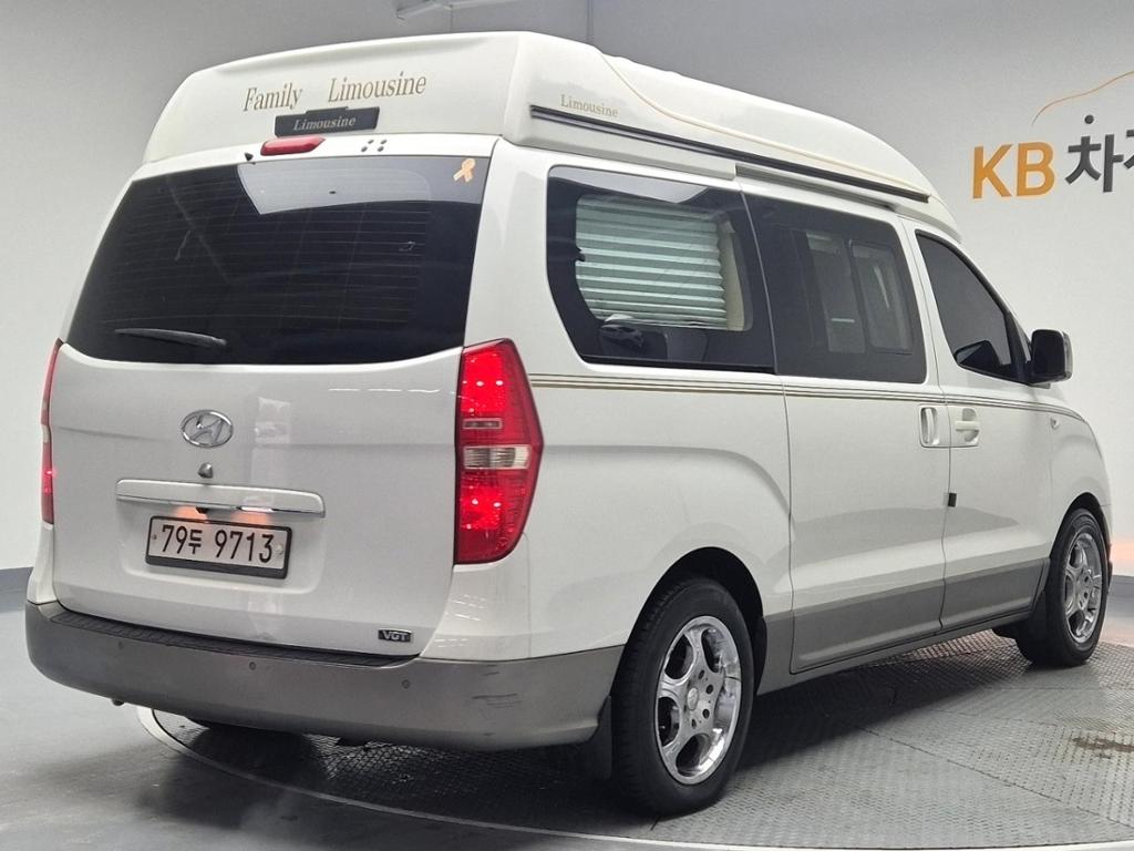 2011 HYUNDAI GRAND STAREX 