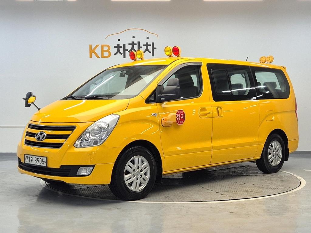 2017 HYUNDAI GRAND STAREX 
