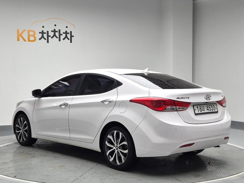 2013 HYUNDAI AVANTE MD 