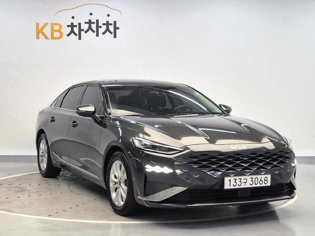 2022 KIA K8 