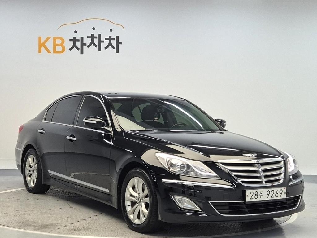 2013 HYUNDAI GENESIS 