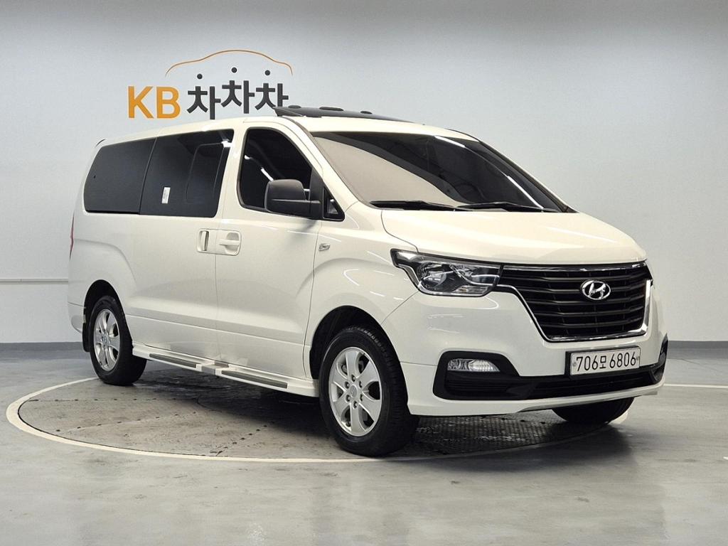 2019 HYUNDAI THE NEW GRAND STAREX 