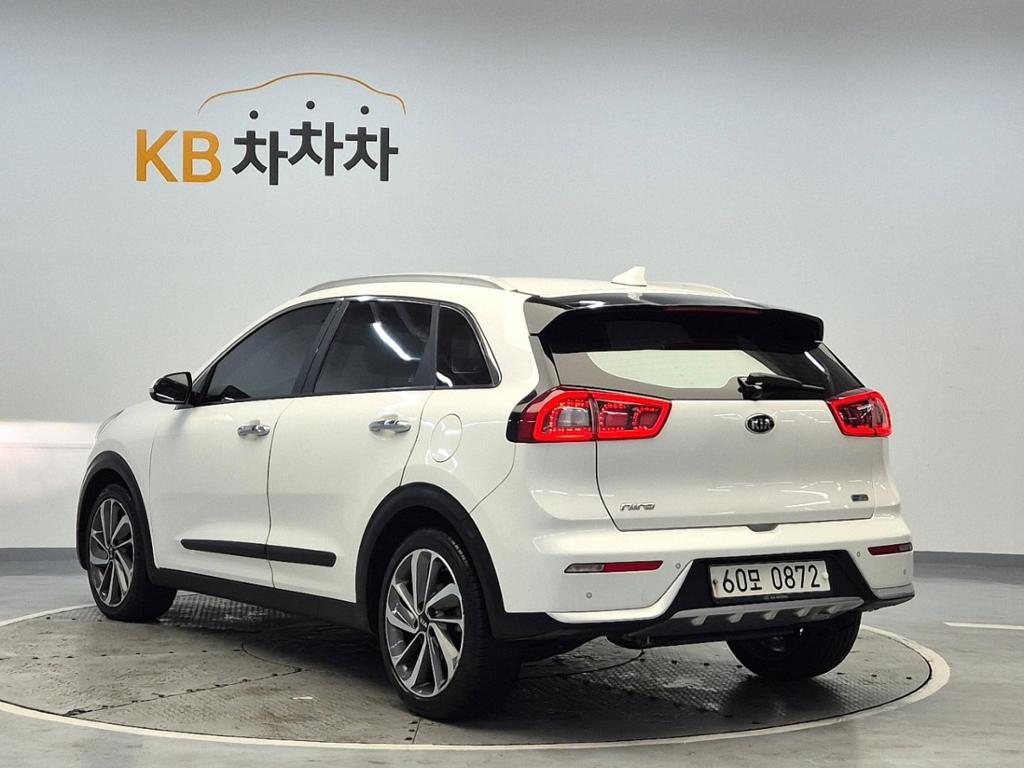2017 KIA NIRO 