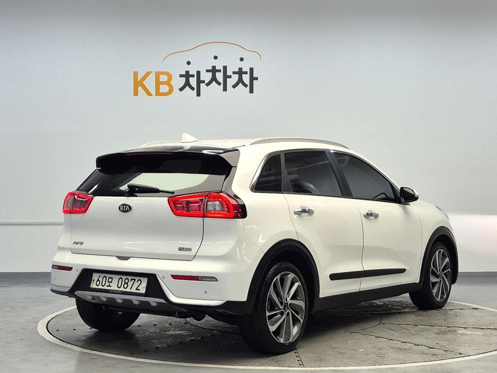2017 KIA NIRO 