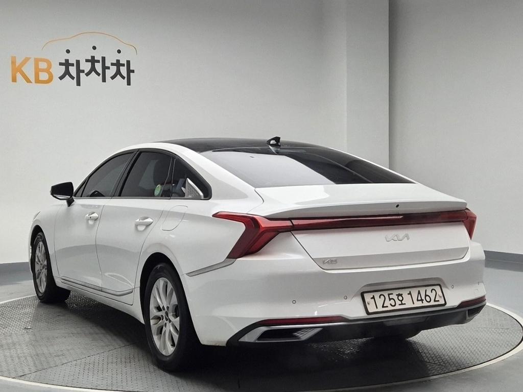 2022 KIA K8 