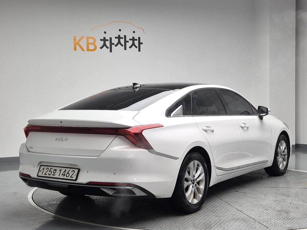2022 KIA K8 