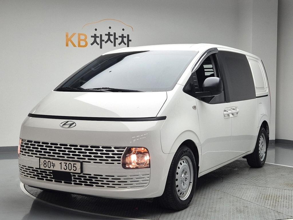 2022 HYUNDAI STARIA 