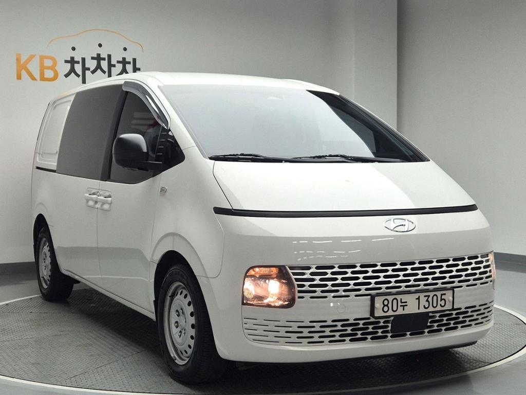 2022 HYUNDAI STARIA 