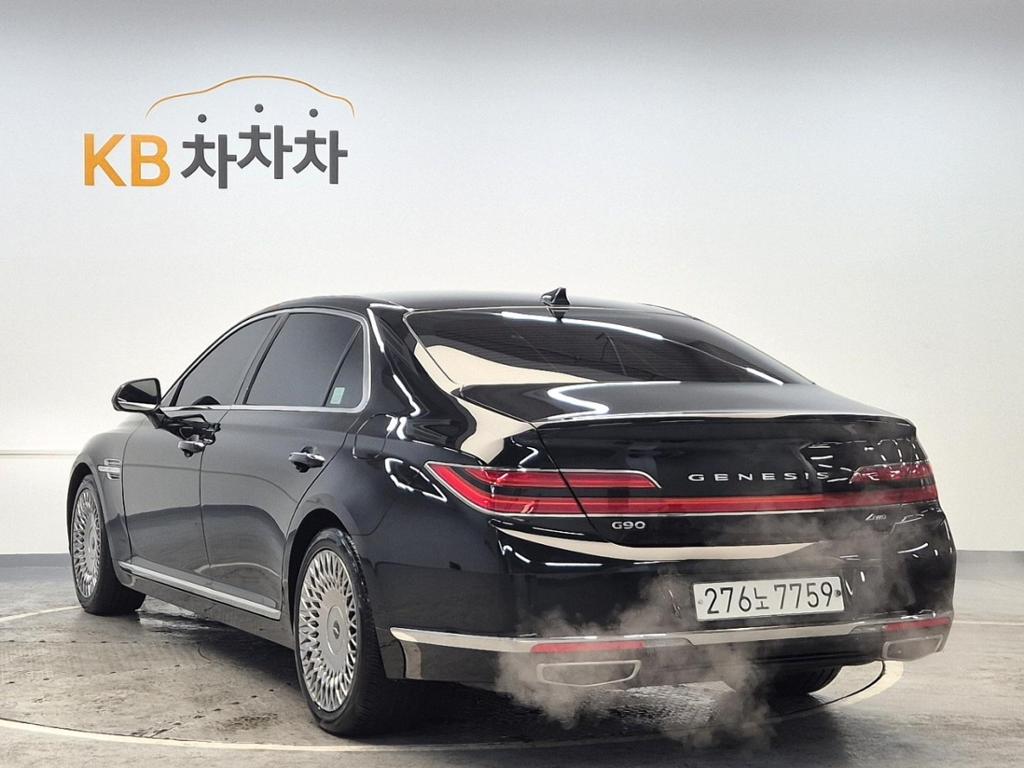 2021 GENESIS G90 