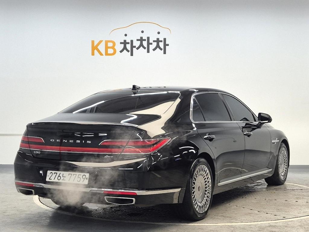 2021 GENESIS G90 