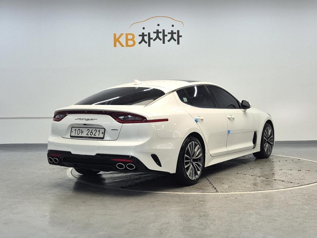 2019 KIA STINGER 