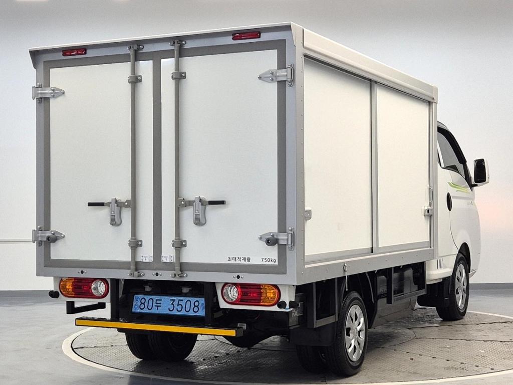 2023 HYUNDAI PORTER II ELECTRIC 