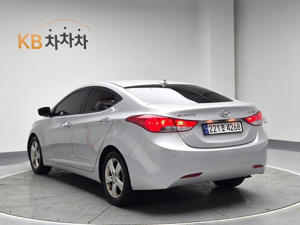 2011 HYUNDAI AVANTE MD 