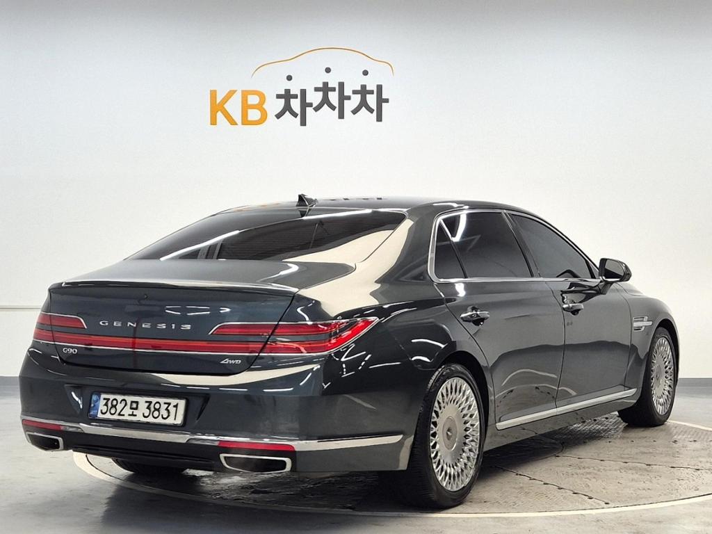 2021 GENESIS G90 