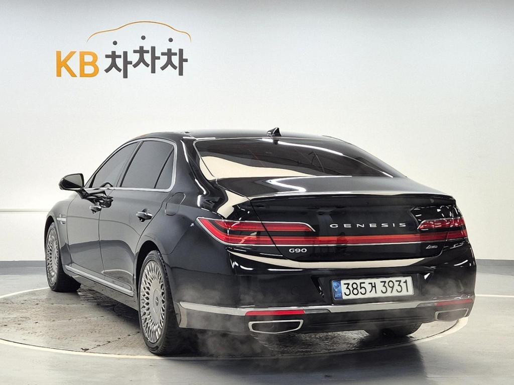 2021 GENESIS G90 