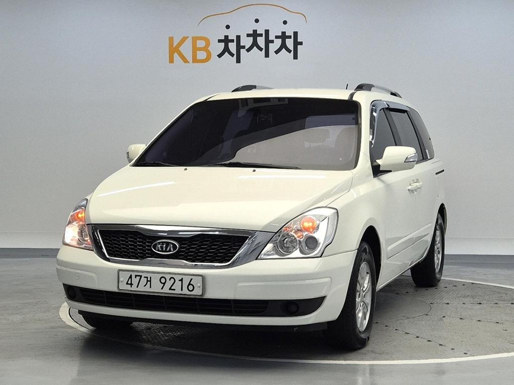 2011 KIA CARNIVAL R 