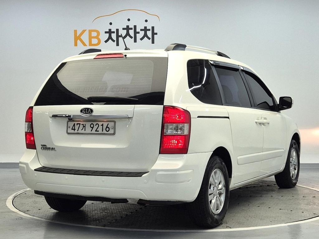 2011 KIA CARNIVAL R 