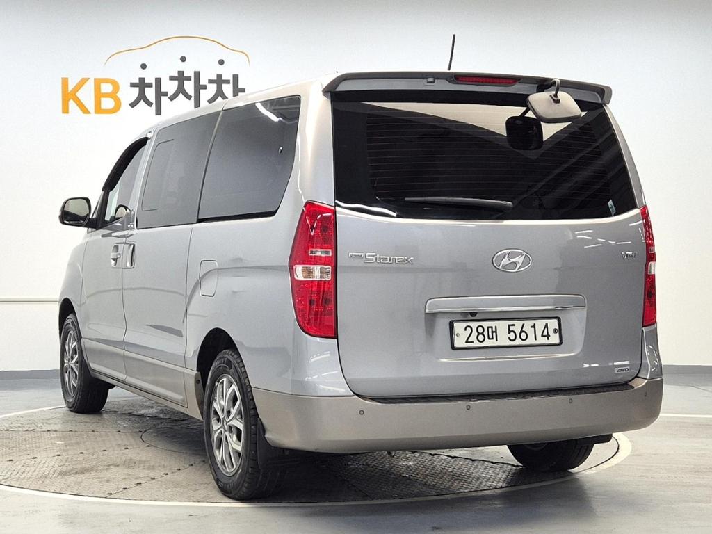 2019 HYUNDAI THE NEW GRAND STAREX 