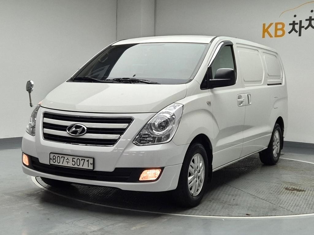 2016 HYUNDAI GRAND STAREX 