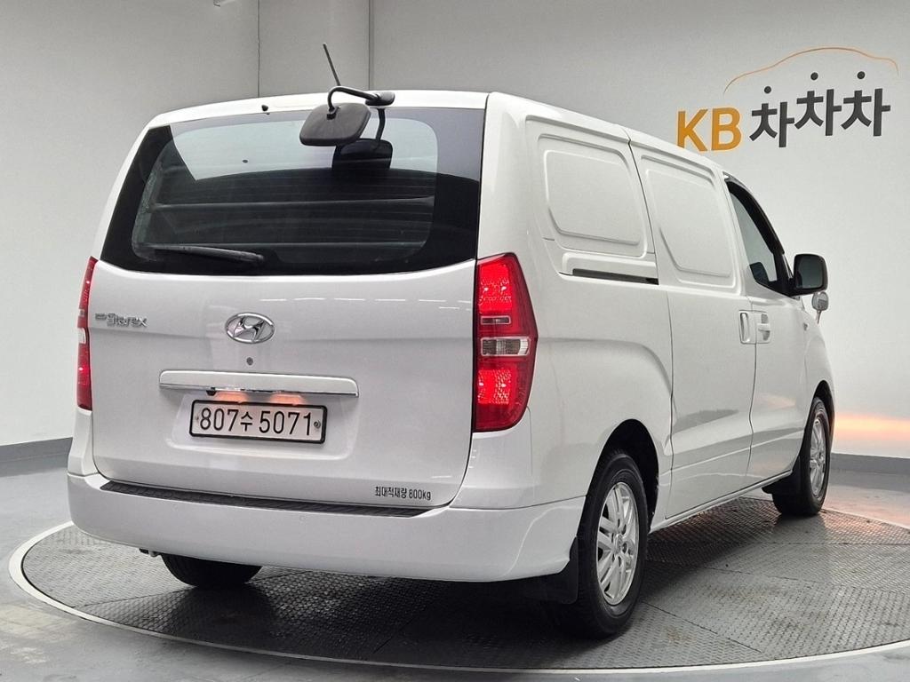 2016 HYUNDAI GRAND STAREX 