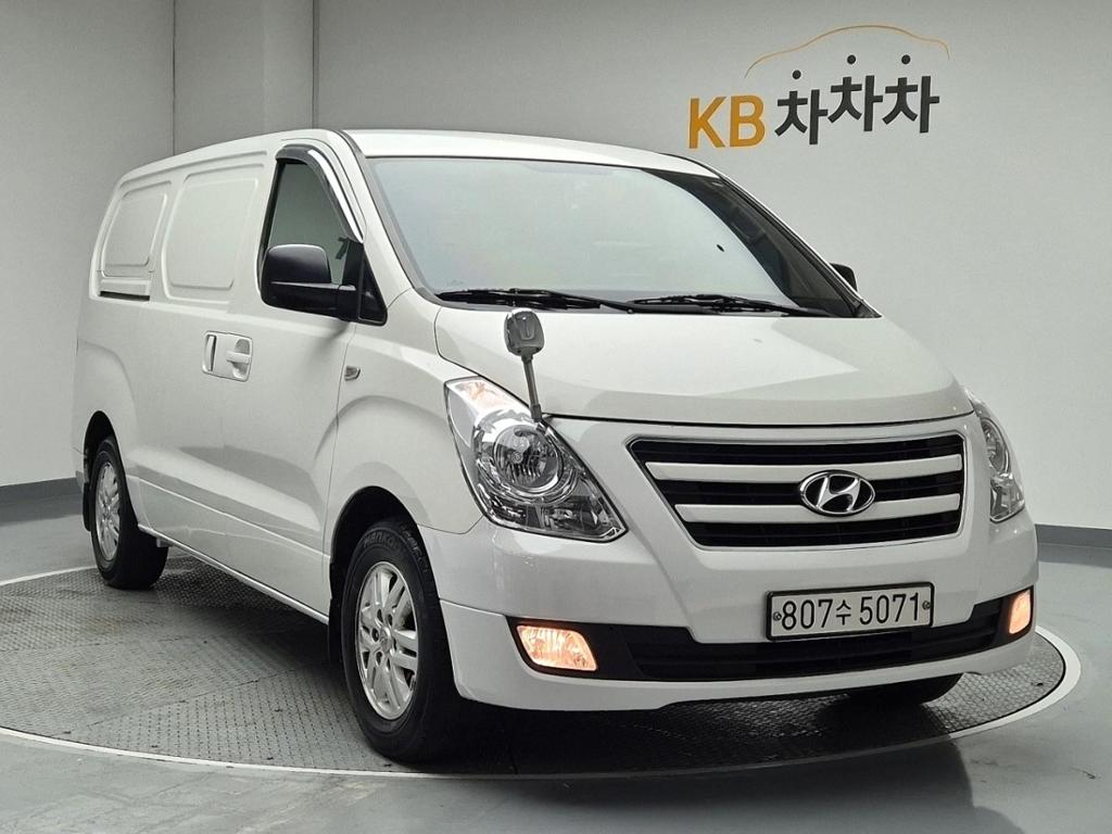 2016 HYUNDAI GRAND STAREX 