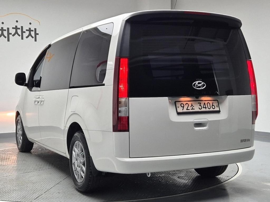 2022 HYUNDAI STARIA 