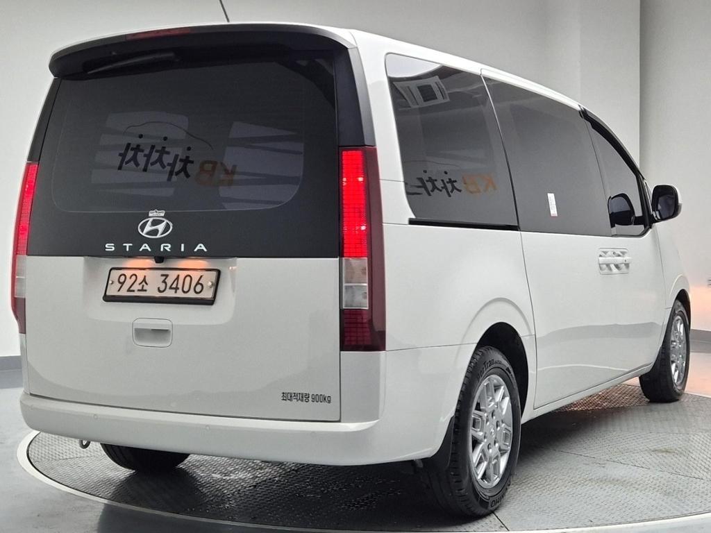 2022 HYUNDAI STARIA 