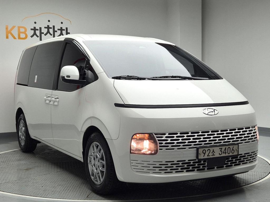 2022 HYUNDAI STARIA 