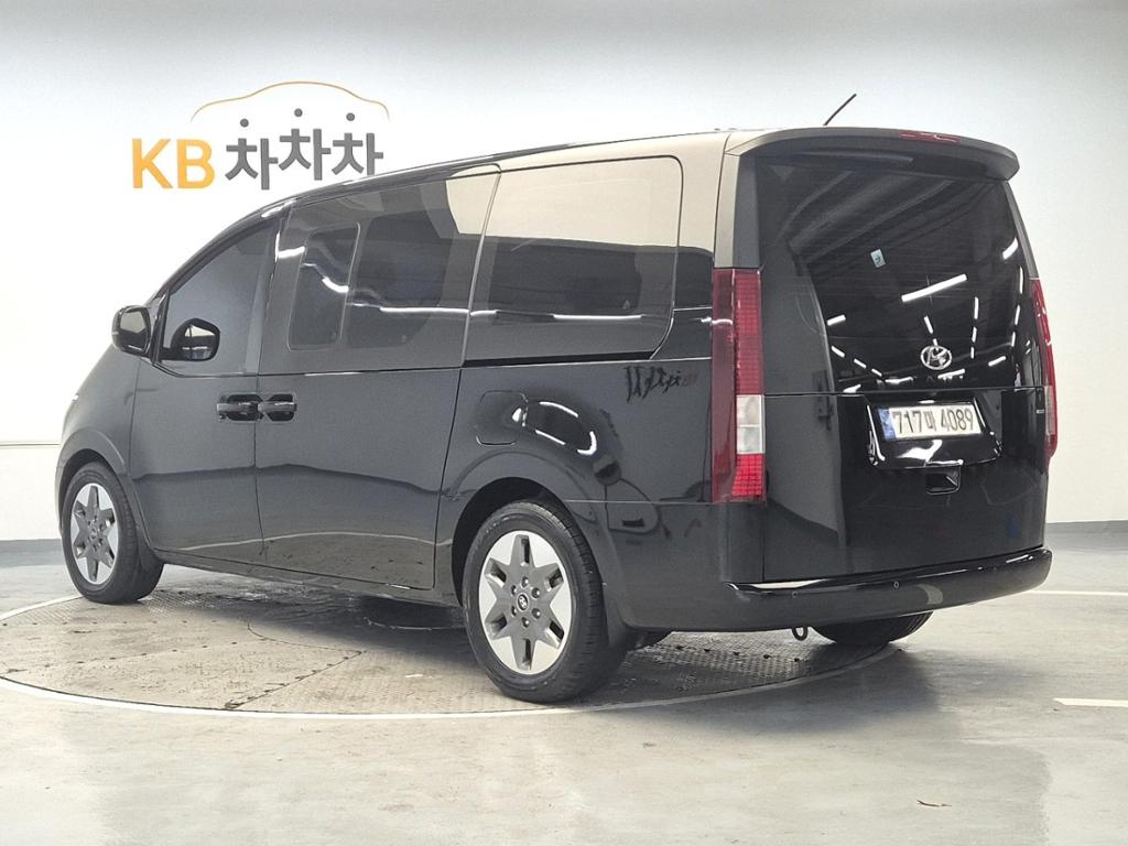 2023 HYUNDAI STARIA 