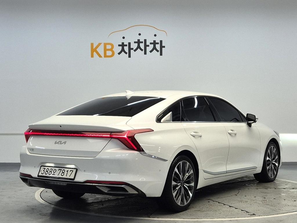 2022 KIA K8 