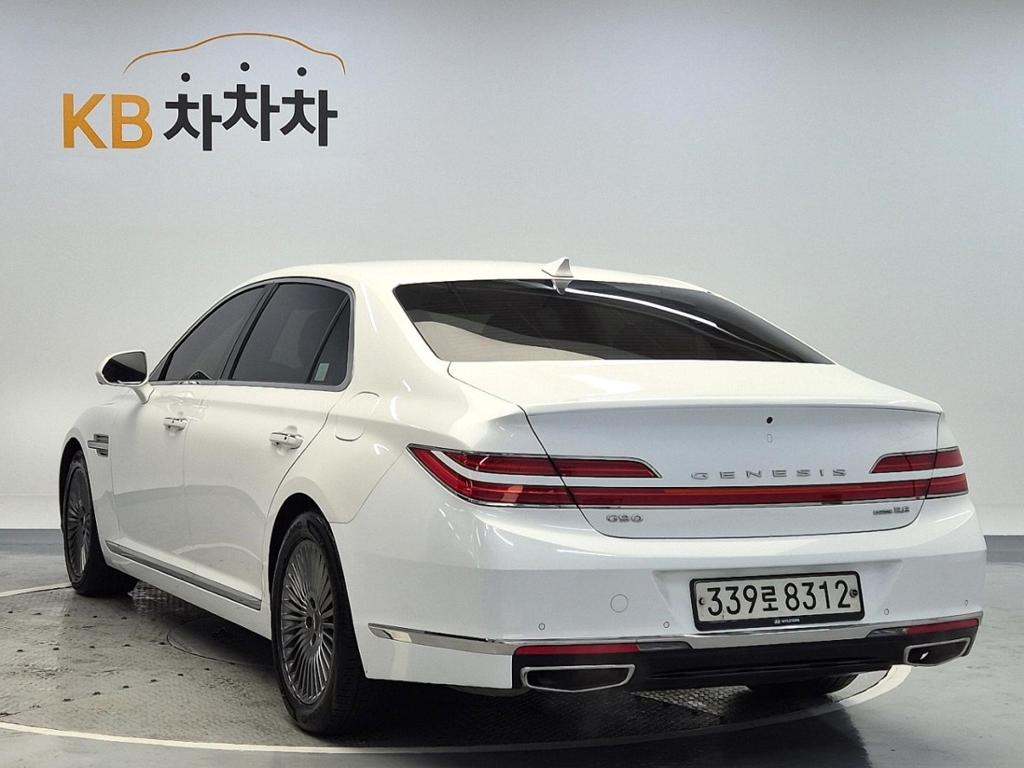 2020 GENESIS G90 